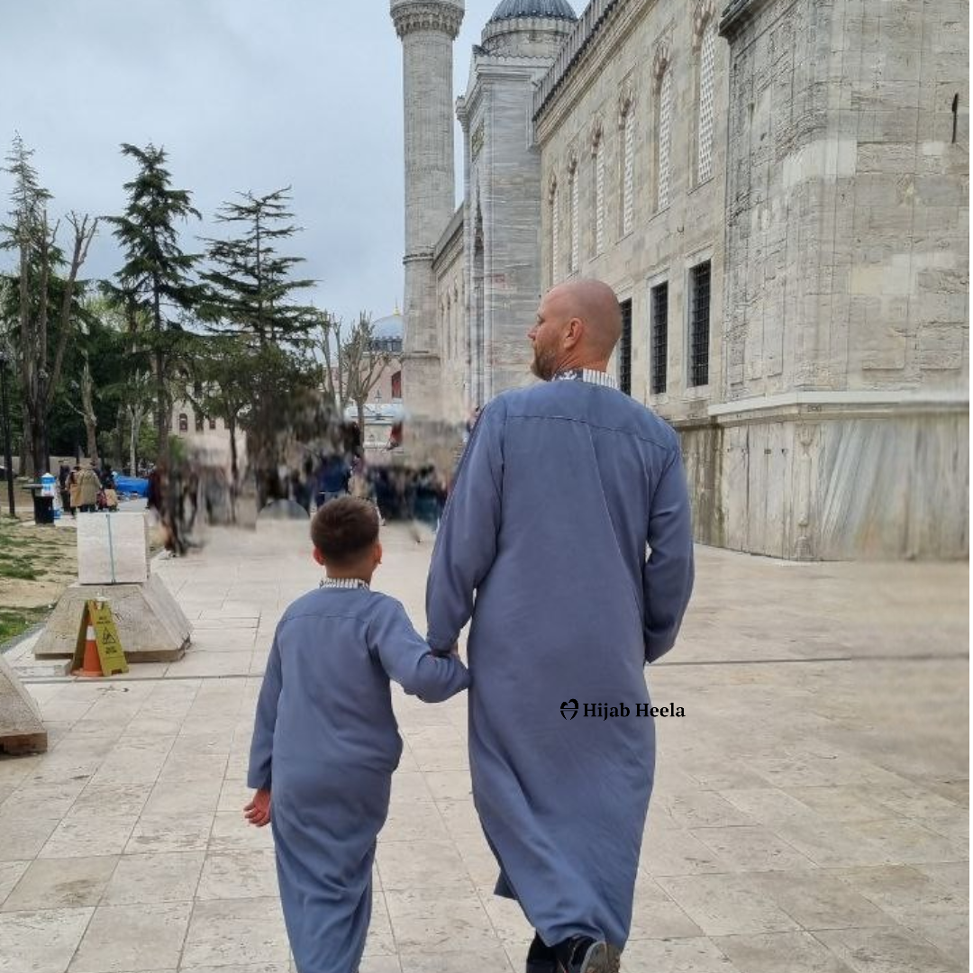 Qomees Jongen | Seraya