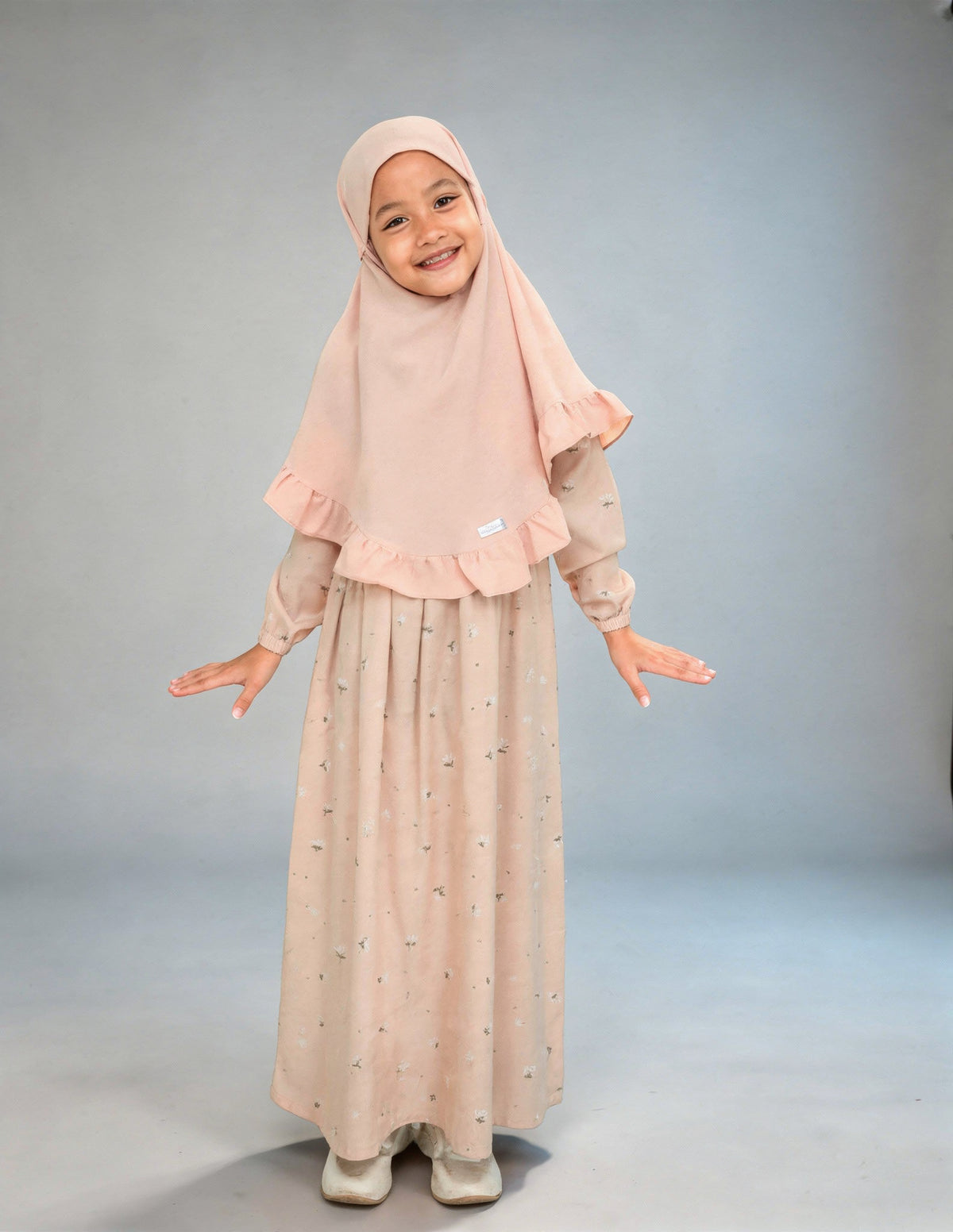Abaya Girl | Semi