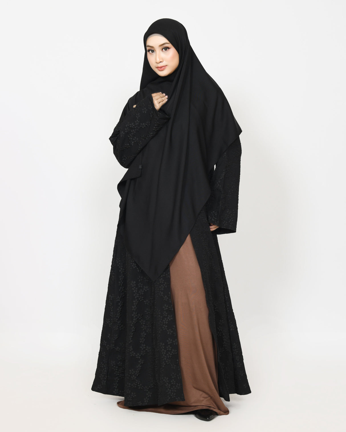 Outer Dames | Mireya