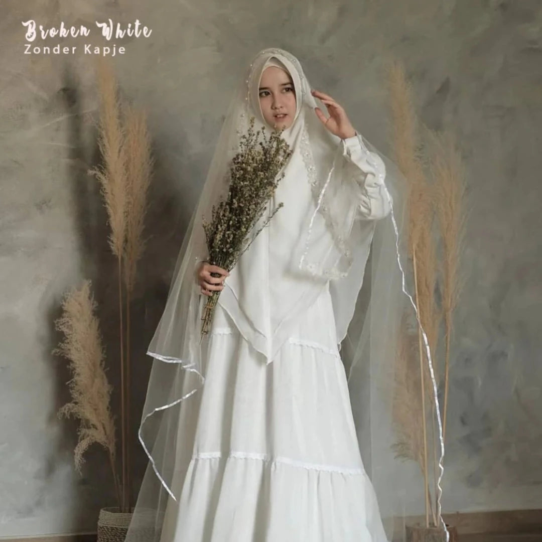 Khimar Dames ā Khimar Lily ā Met kapje van Hijab Alila, productfoto 4. De afgebeelde abaya is niet inbegrepen.