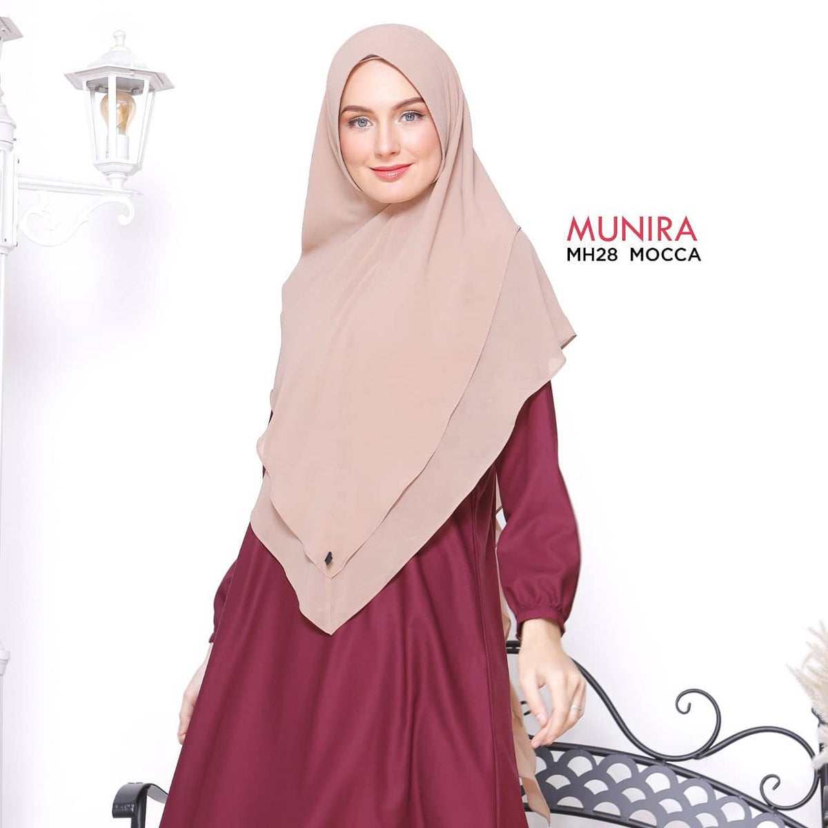 Khimar Dames – MH28 van Munira, productfoto 1. De afgebeelde abaya is niet inbegrepen.