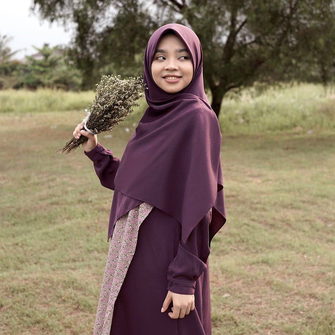 Square hijab discount