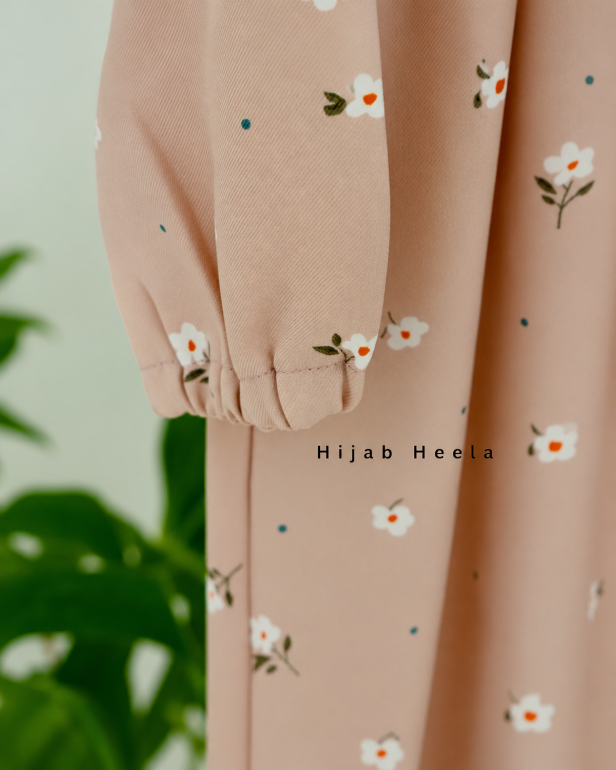 Abaya Semi – detail elastische manchet – Hijab Heela