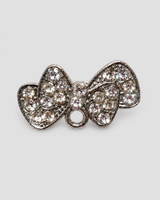 Broche Mix op een egale lichtgrijze achtergrond