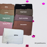 Kleurenkaart van Aliyah-khimars: Milo, Black, Latte, Expresso, Sage green, Dark orchide, Dusty Pink, Brunette en White.