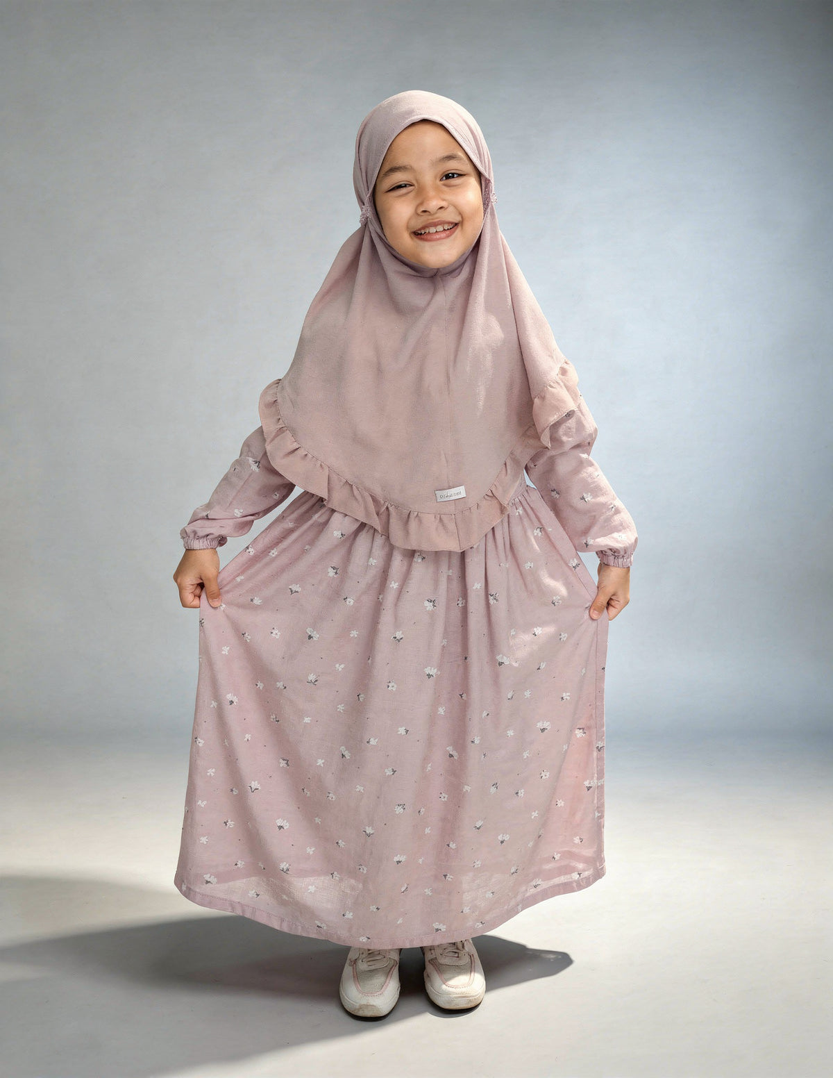 Abaya Girl | Semi