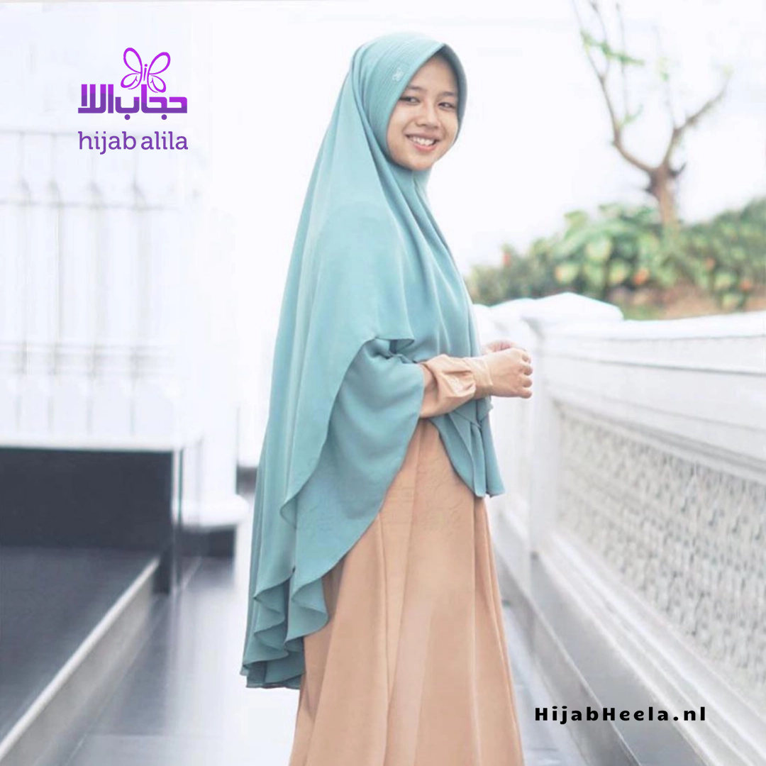 Khimar Dames – Fitri zacht kapje van Hijab Alila, productfoto 1. De afgebeelde abaya is niet inbegrepen.