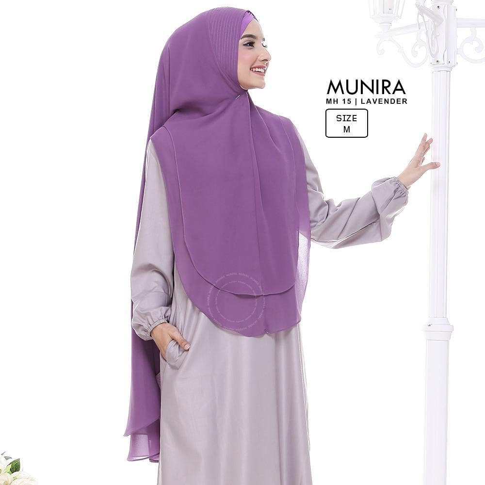 Khimar dames – Samira van Munira, productfoto 1. De afgebeelde abaya is niet inbegrepen.